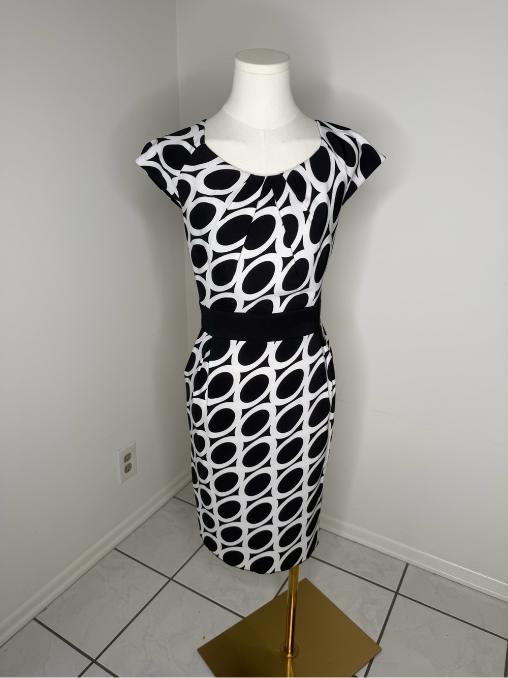 Jessica Howard Black and White Geometric Midi Dress